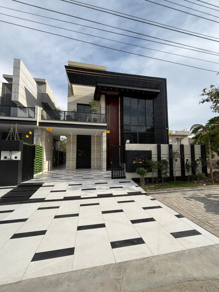 THE MOST LUXURY HOUSE FOR SALE IN CENTRAL PARK HOUSING SCHEME LAHORE